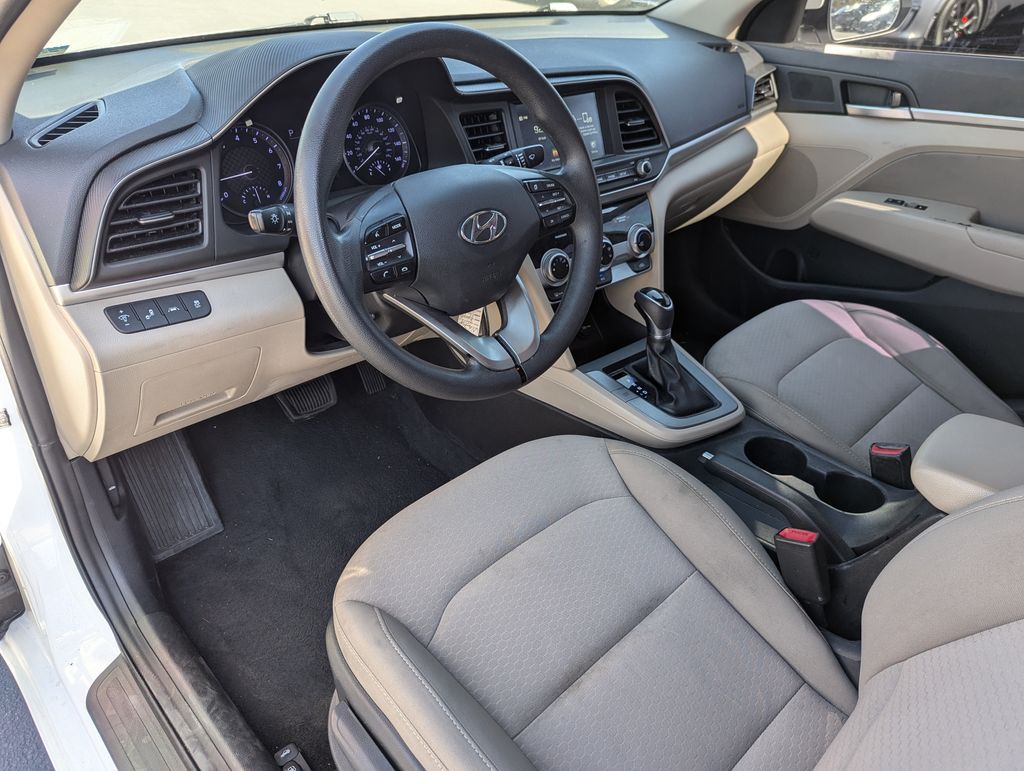 2019 Hyundai Elantra SEL 23