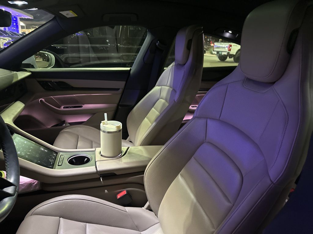 Thumbnail: 2021 Porsche Taycan - 7