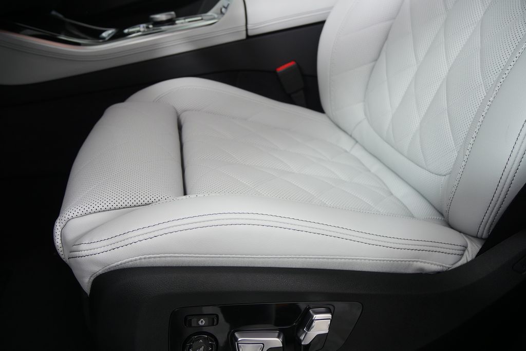 Thumbnail: 2026 BMW X5 - 9