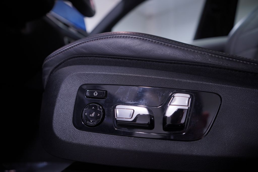 Thumbnail: 2023 BMW X7 - 19