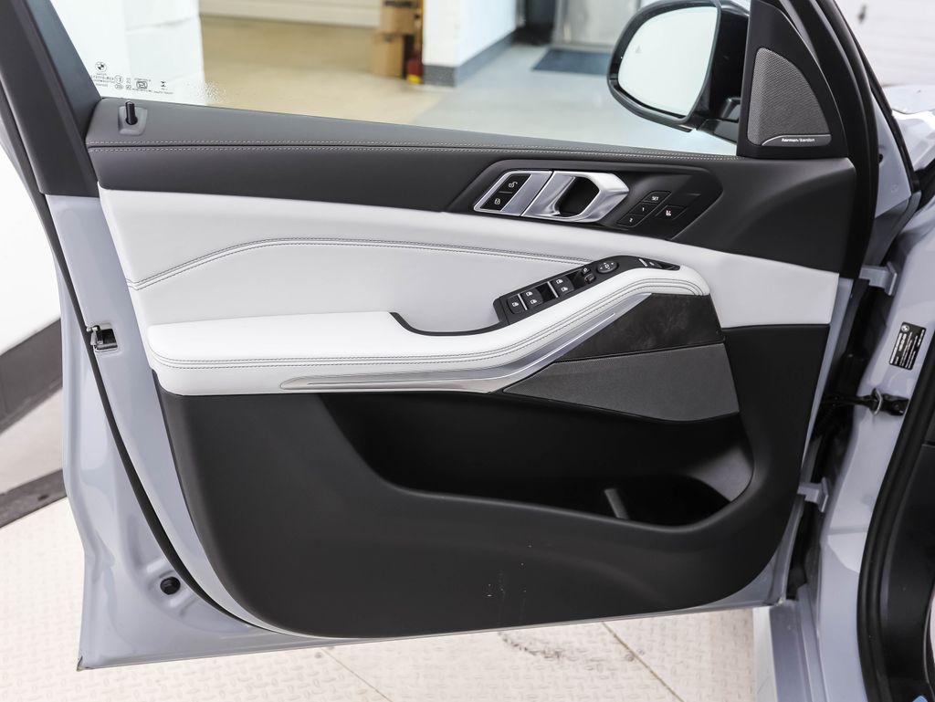 2026 BMW X5 xDrive40i 9