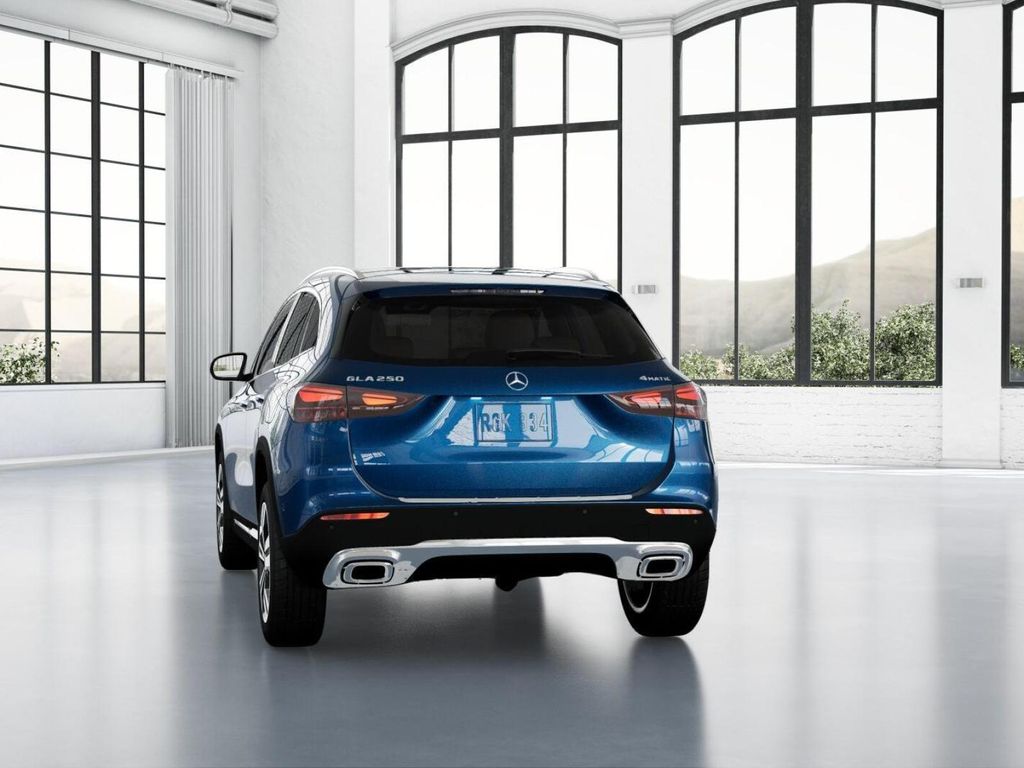 2025 Mercedes-Benz GLA 250 4MATIC 26