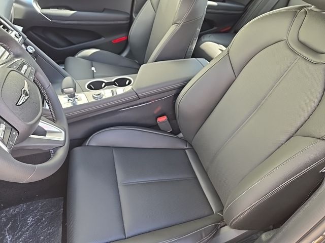 2025 Genesis G70  16