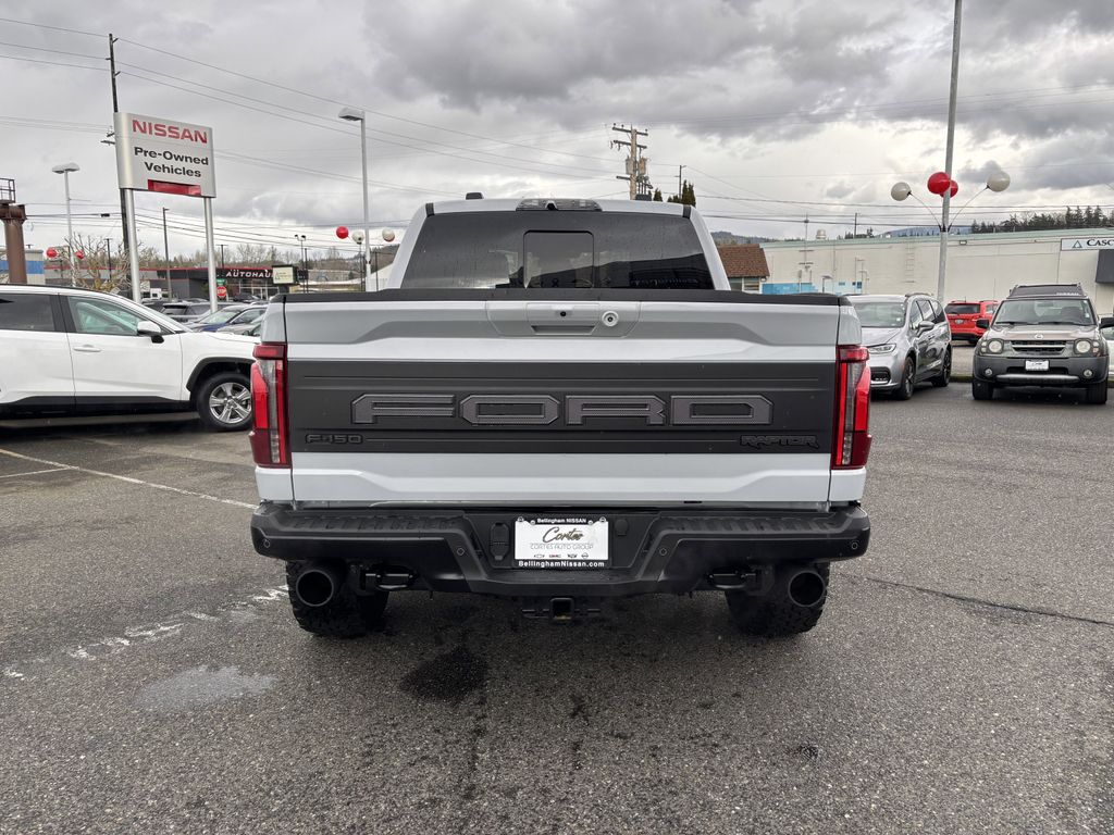 View vehicle photo 6