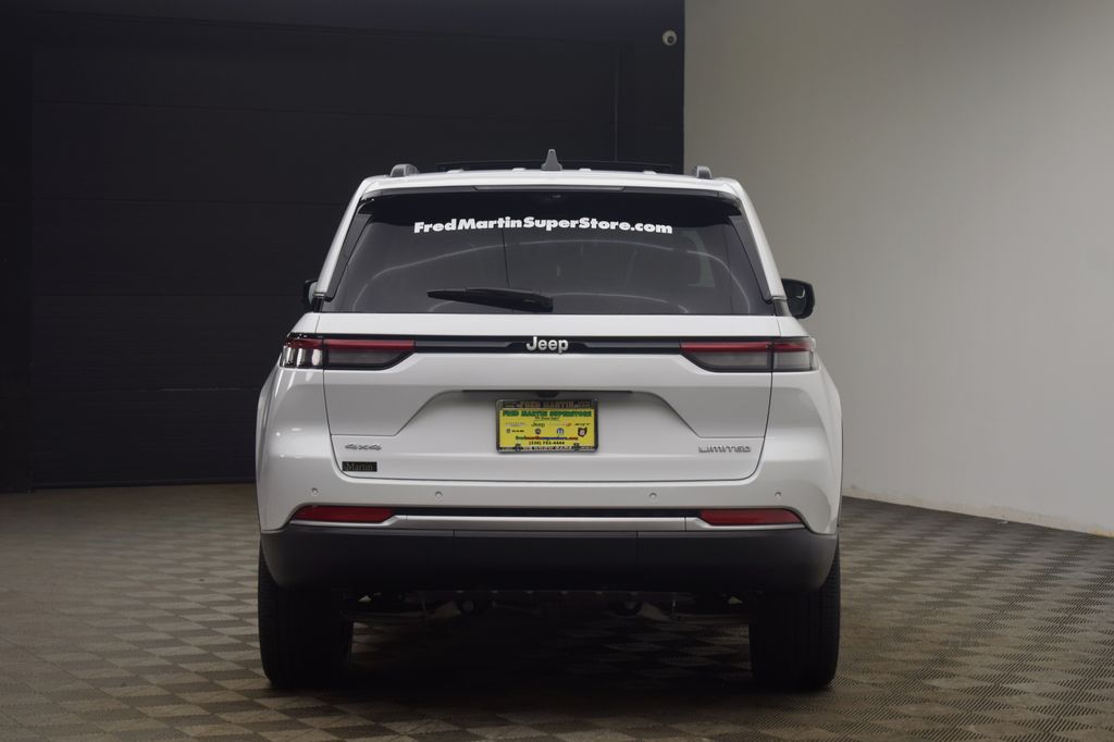 new 2026 Jeep Grand Cherokee car, priced at $45,429