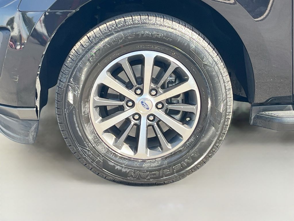 Used 2021 Black Ford XLT image 31