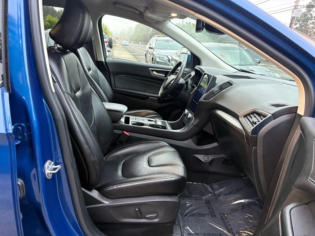 2022 Ford Edge Titanium