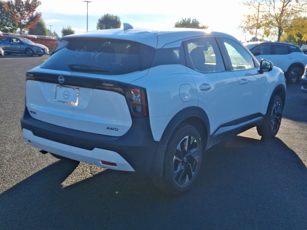 Thumbnail: 2025 Nissan Kicks - 4