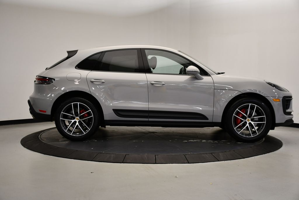 Thumbnail: 2024 Porsche Macan - 8