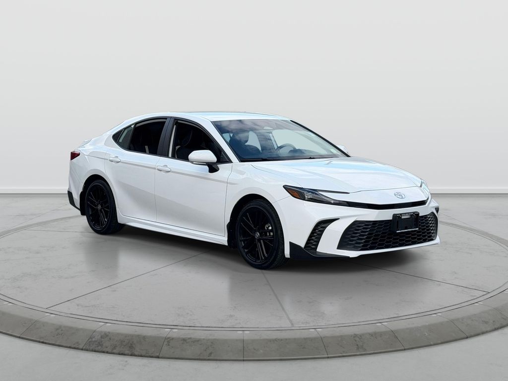 2025 Toyota Camry SE Hybrid's photo