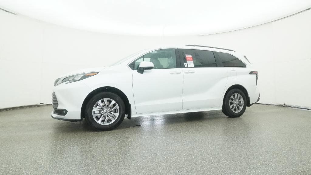 Thumbnail: 2025 Toyota Sienna - 9