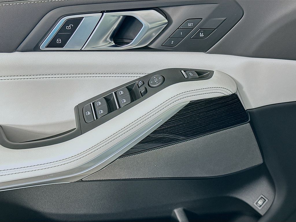 Thumbnail: 2026 BMW X5 - 20