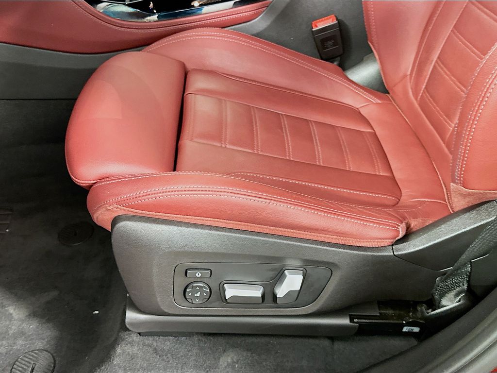 Thumbnail: 2023 BMW X4 - 20