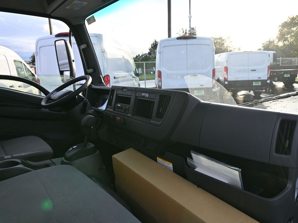 2025 Isuzu NPR XD 