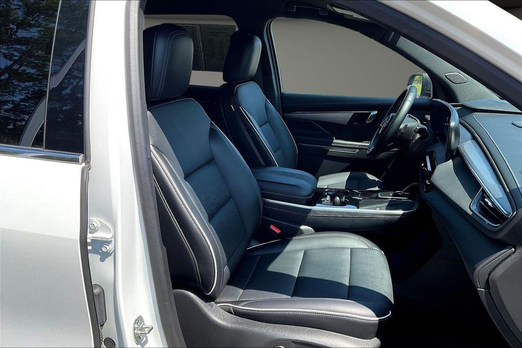 Used 2025 Buick Enclave SUV