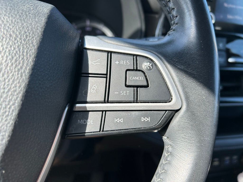 2022 Toyota Highlander LE 20