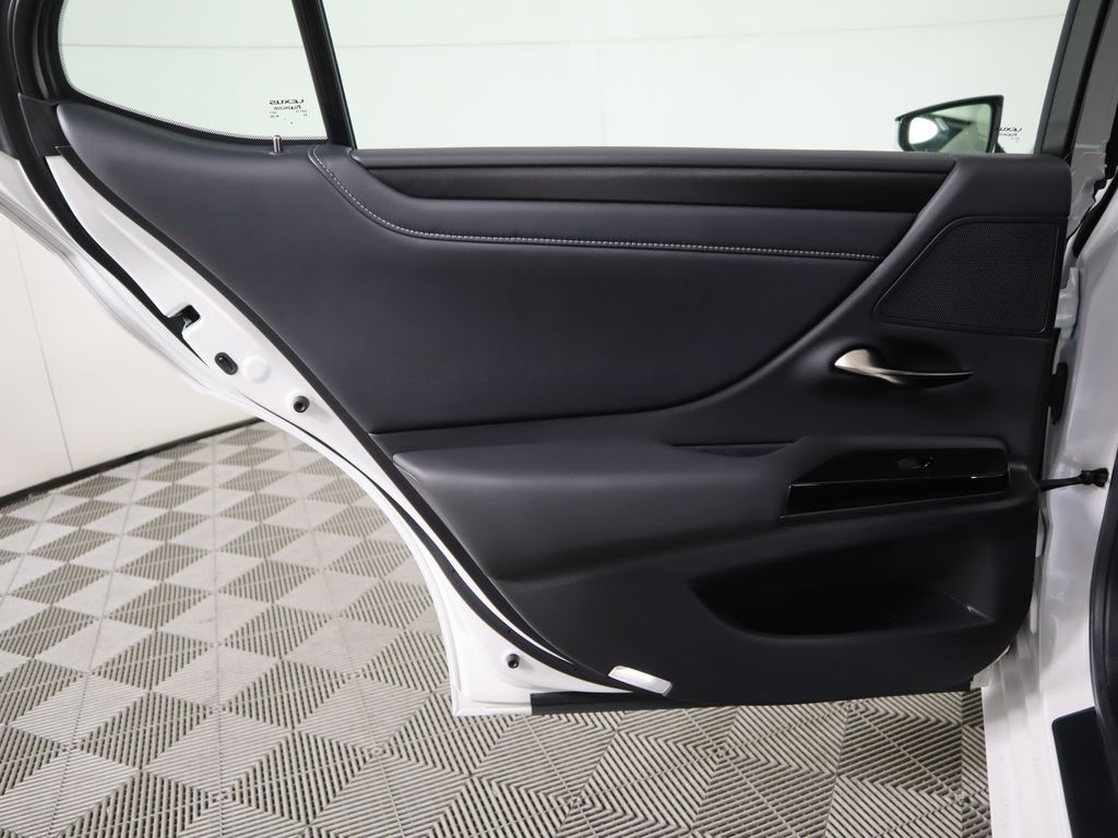 Thumbnail: 2025 Lexus ES - 27