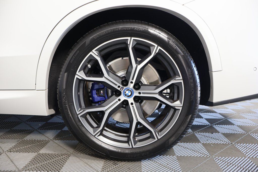 Thumbnail: 2023 BMW X5 - 16
