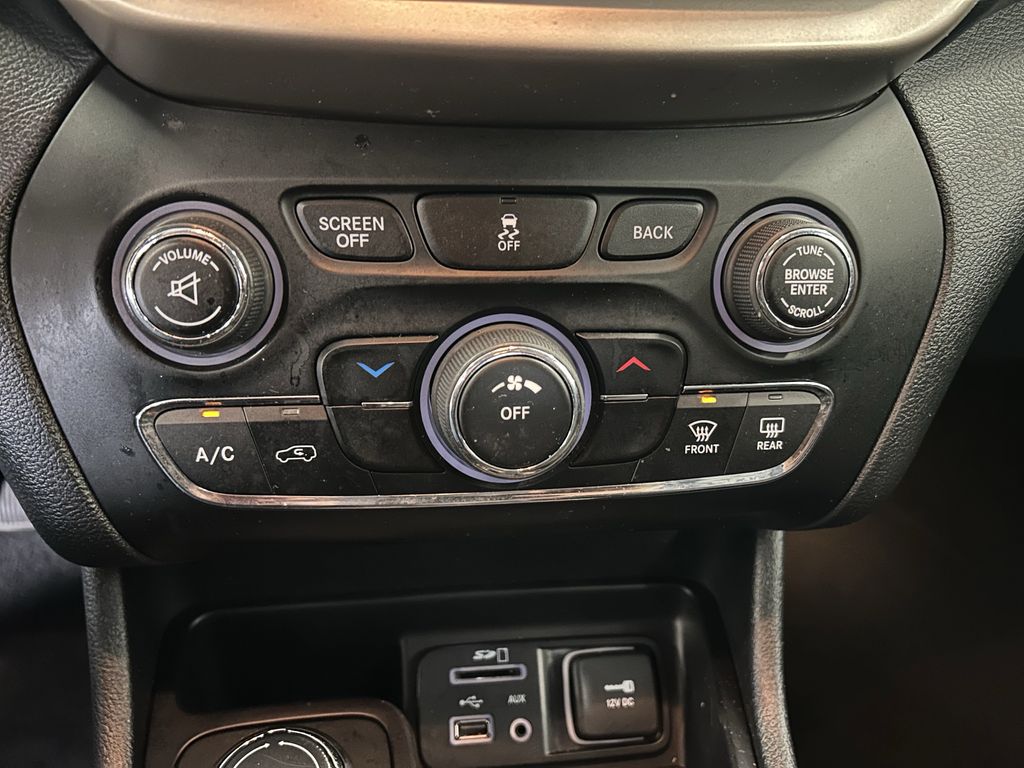 2015 Jeep Cherokee Latitude White at Shottenkirk Kia Fort Bend