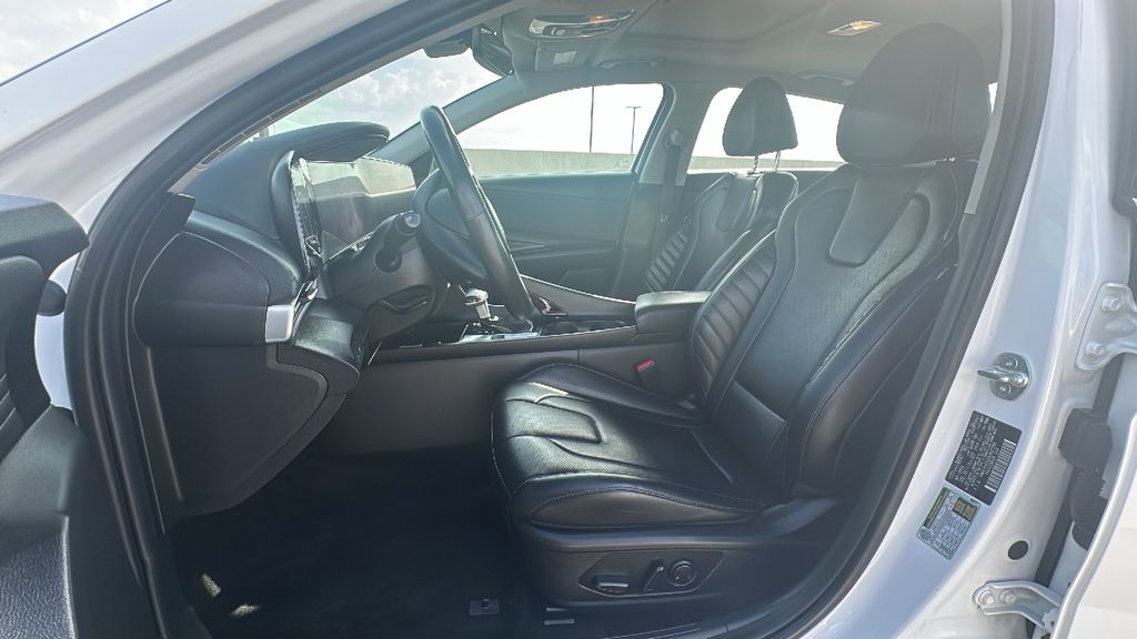 2024 Hyundai Elantra Limited White at Baytown Hyundai