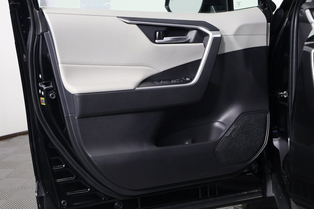 Thumbnail: 2025 Toyota RAV4 - 7