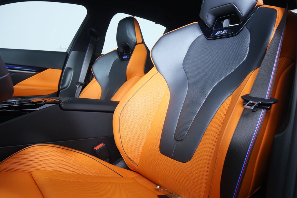 Thumbnail: 2025 BMW M5 - 16