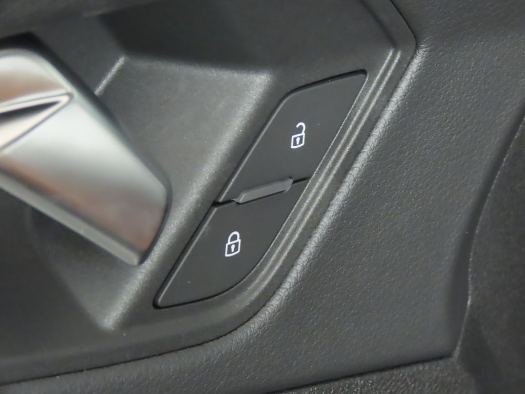 Thumbnail: 2025 Audi Q3 - 29