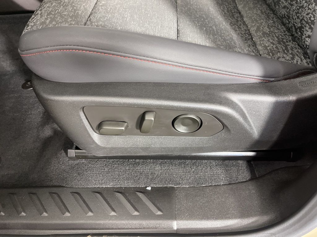 Thumbnail: 2024 Chevrolet Colorado - 24