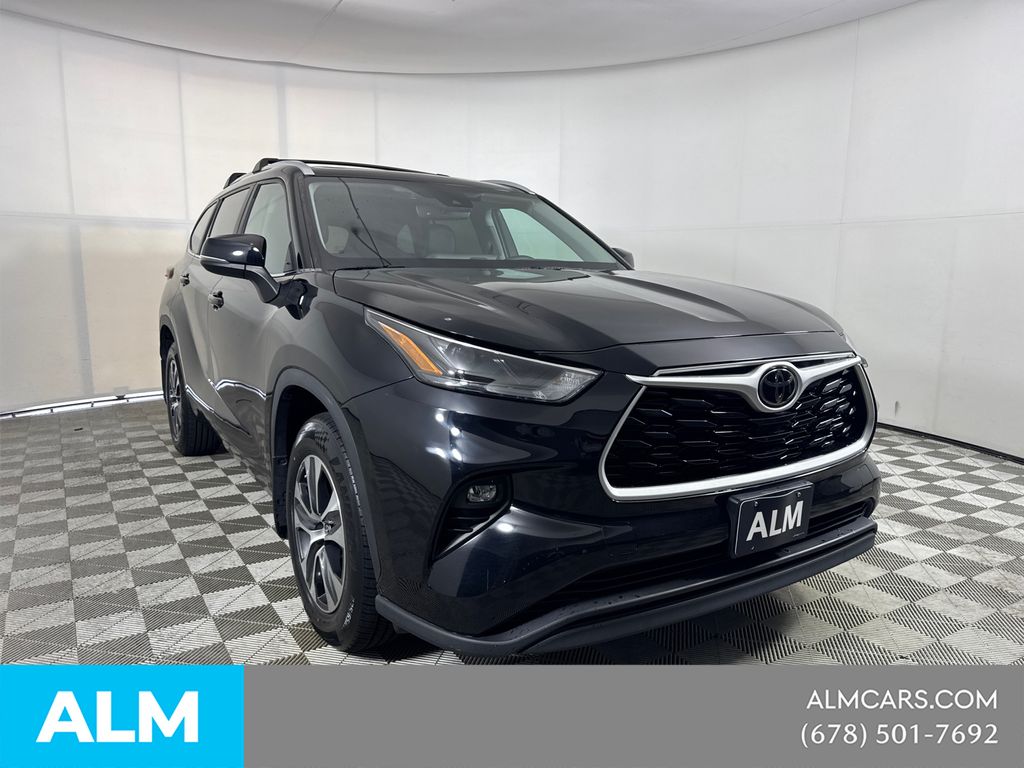 Used 2023 Black Toyota XLE image 4