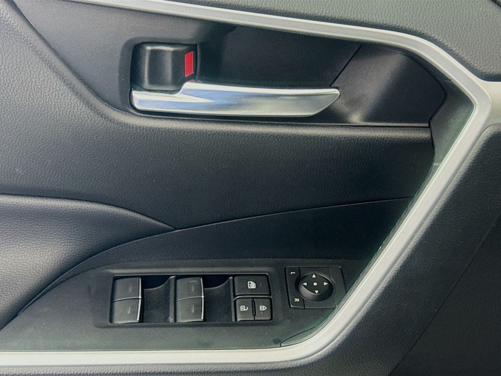 Used Car 2025 Toyota Rav4 Hybrid  Xle For Sale Under $35,000 In Austin, Texas