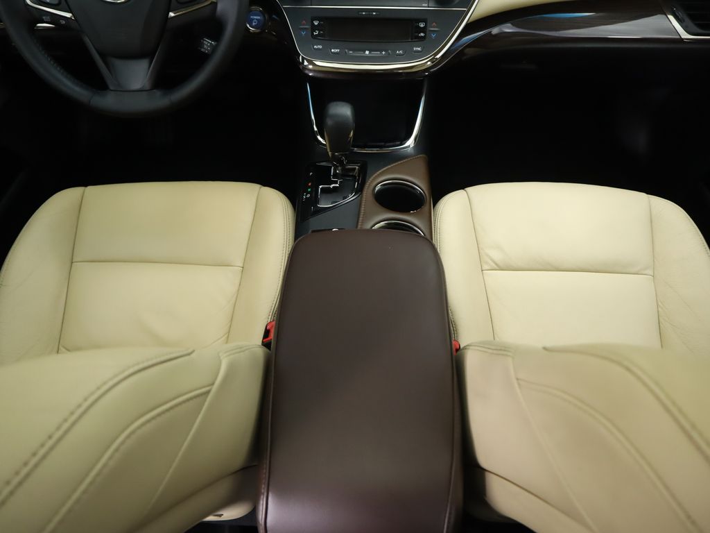 2014 Toyota Avalon XLE 16