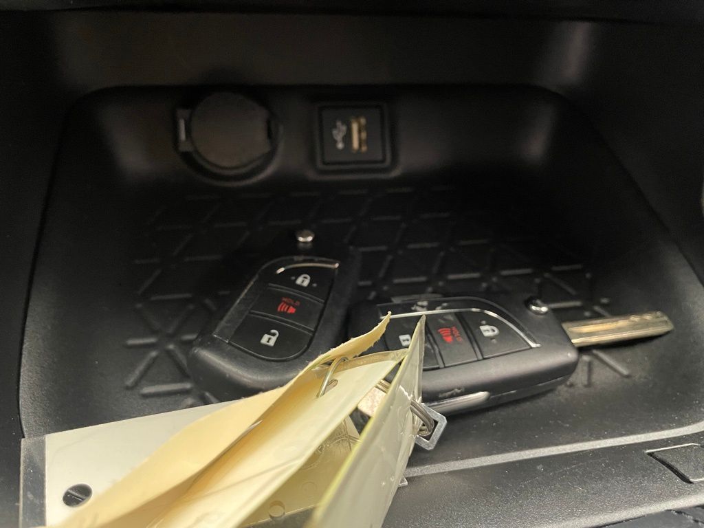 Thumbnail: 2023 Toyota RAV4 - 27