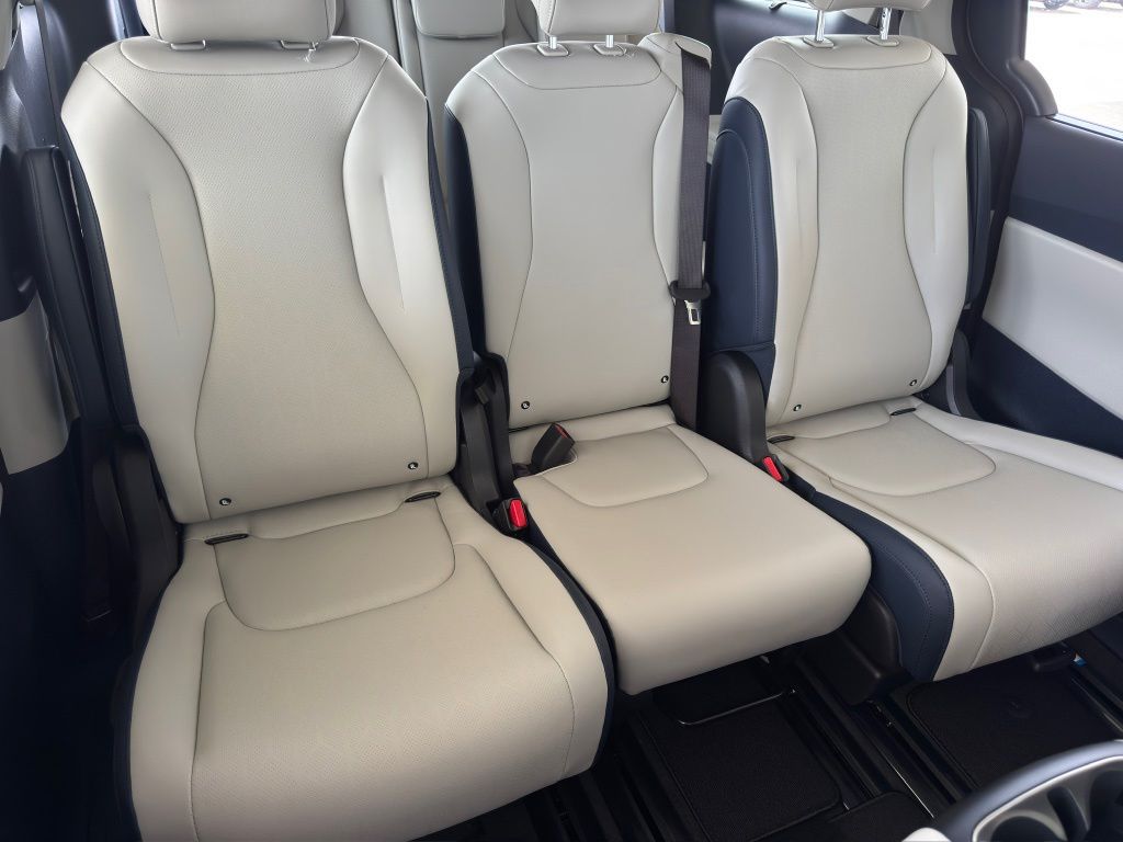 2026 Kia Carnival EX Gray at Shottenkirk Kia Fort Bend