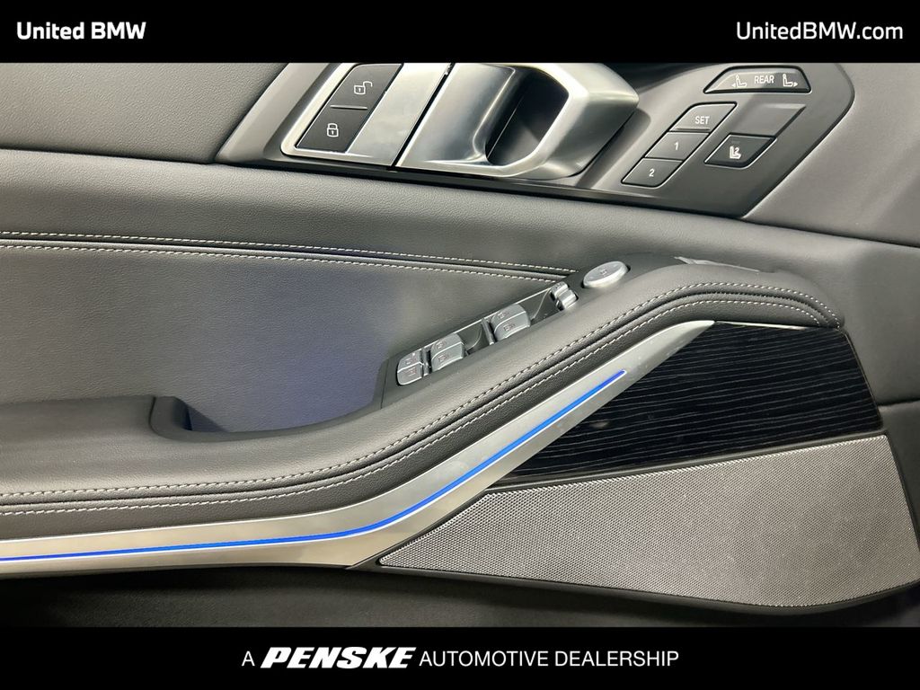 2025 BMW X7 xDrive40i 11