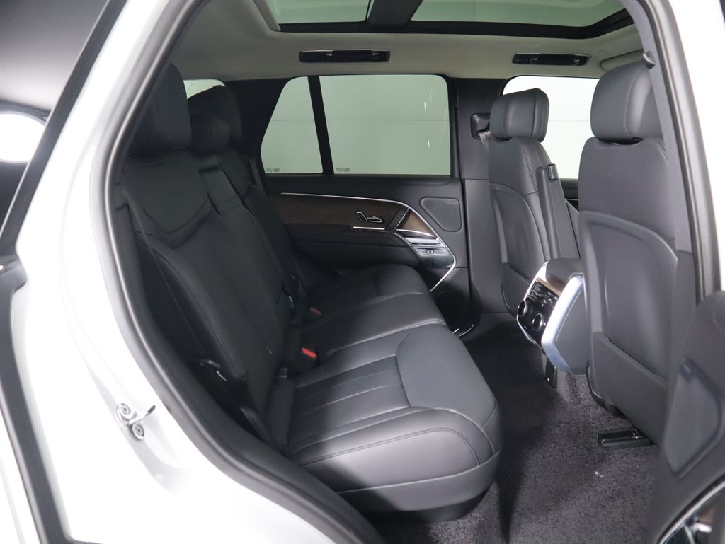 Thumbnail: 2025 Land Rover Range Rover - 24