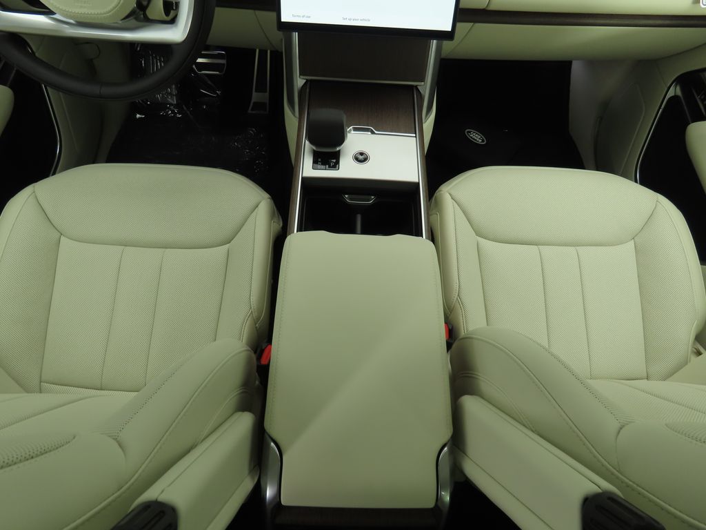 Thumbnail: 2025 Land Rover Range Rover - 18