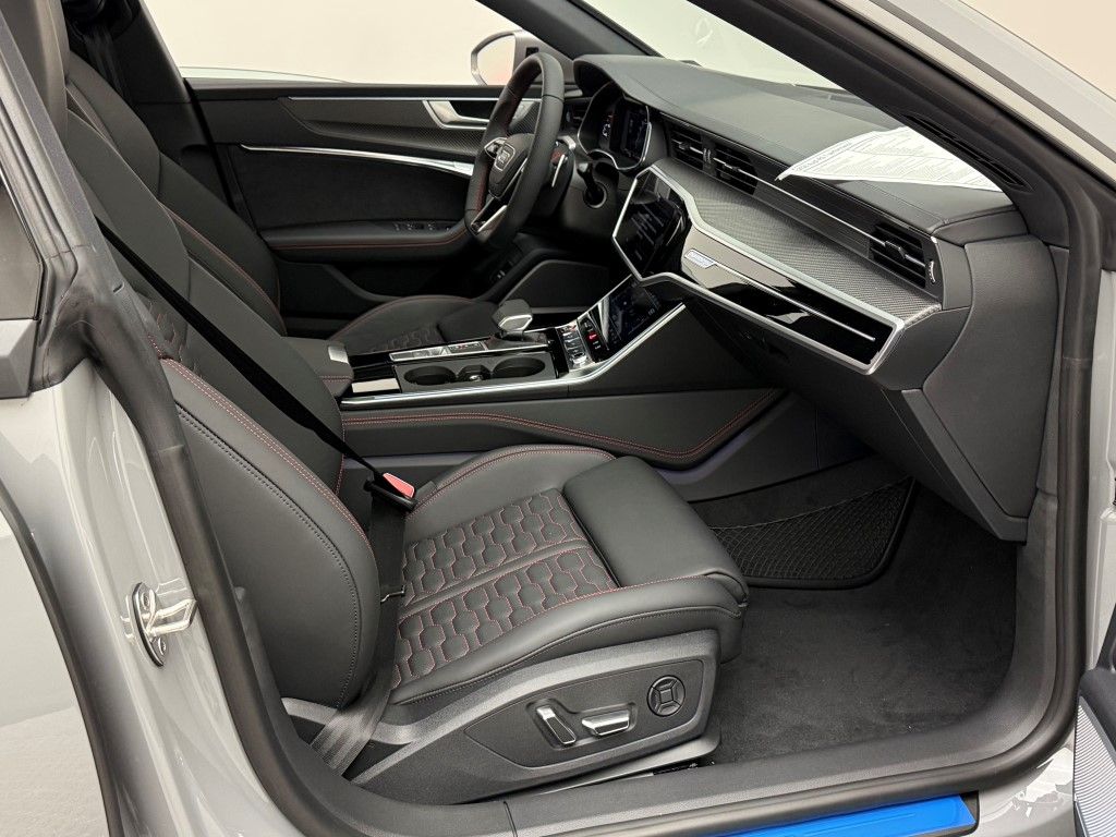 Thumbnail: 2026 Audi RS 7 - 27