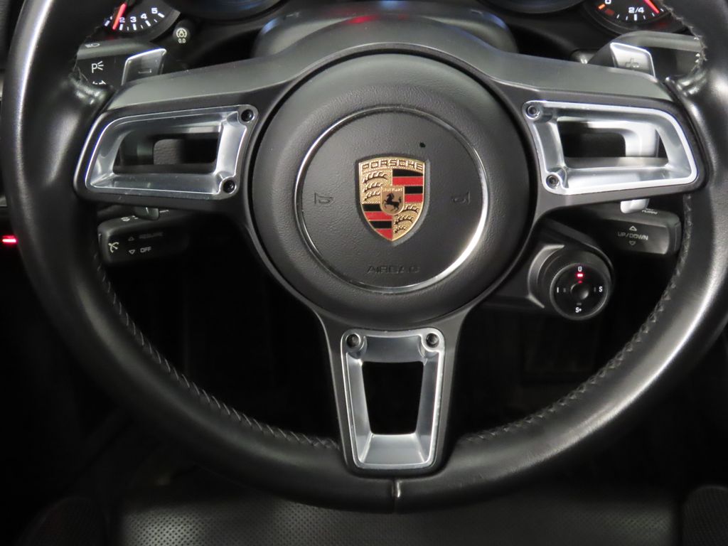 Thumbnail: 2017 Porsche 911 - 18