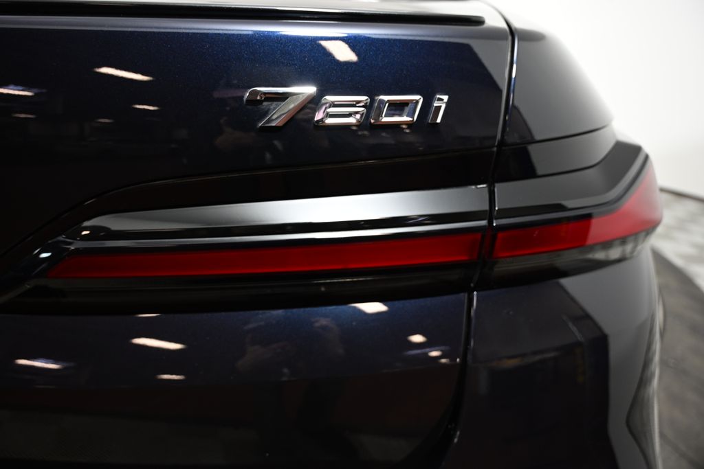 Thumbnail: 2023 BMW 7 Series - 11