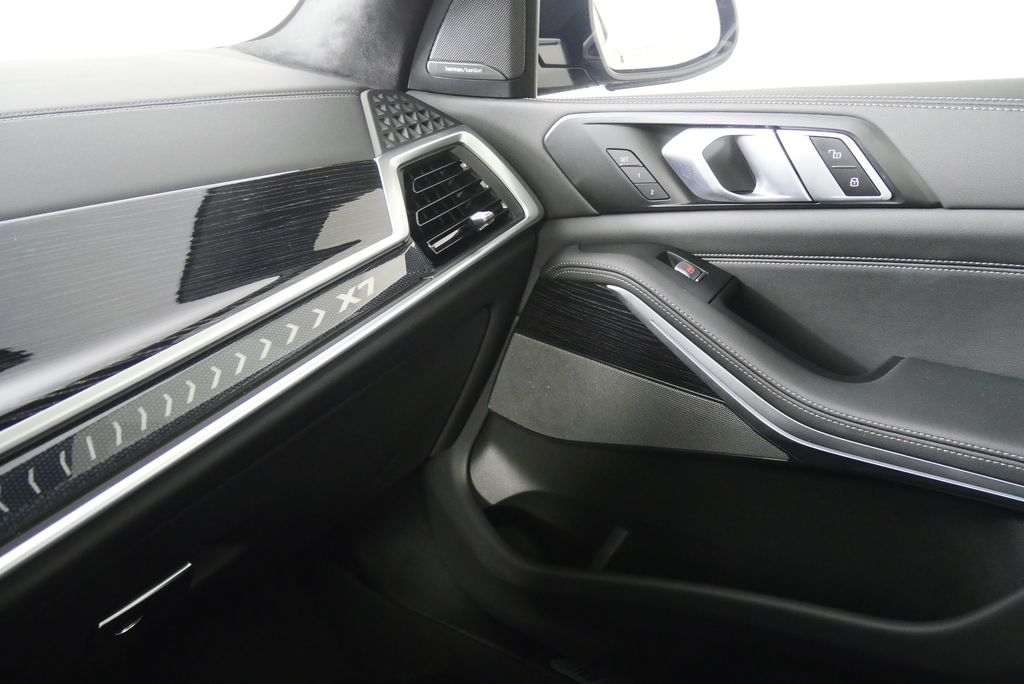 Thumbnail: 2024 BMW X7 - 28
