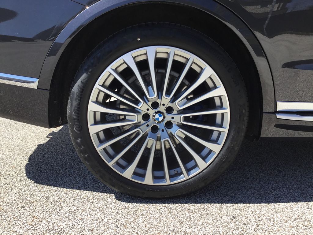 Thumbnail: 2022 BMW X7 - 11