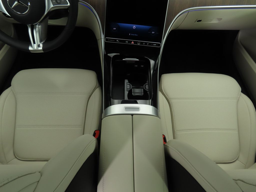 Thumbnail: 2025 Mercedes-Benz C-Class - 18
