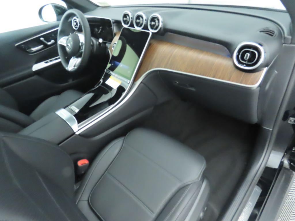 Thumbnail: 2025 Mercedes-Benz GLC - 17