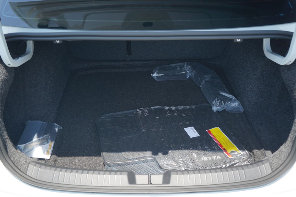 Thumbnail: 2025 Volkswagen Jetta - 11