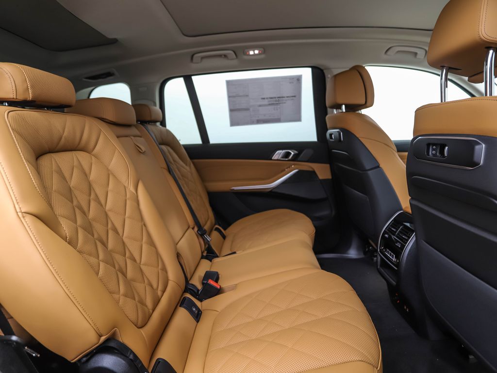 Thumbnail: 2026 BMW X7 - 28