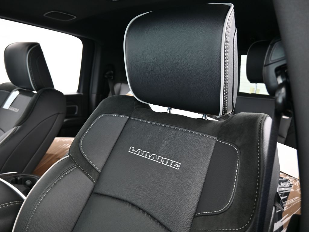 New 2026 Diamond Black Crystal Pearlcoat Ram Laramie image 16