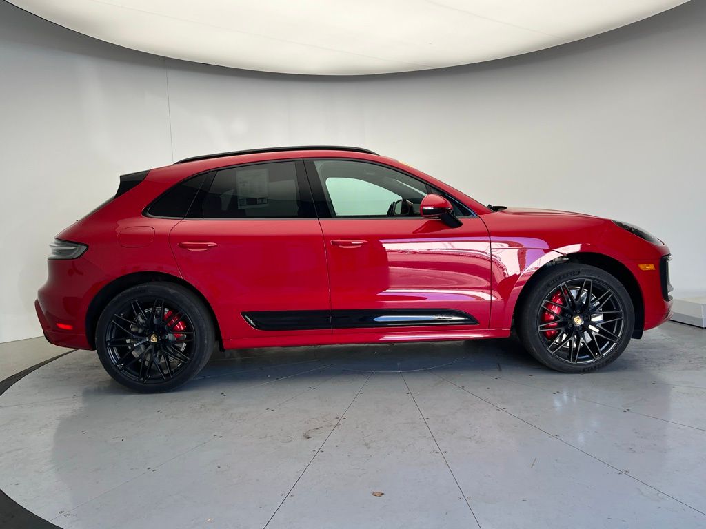 Thumbnail: 2022 Porsche Macan - 23