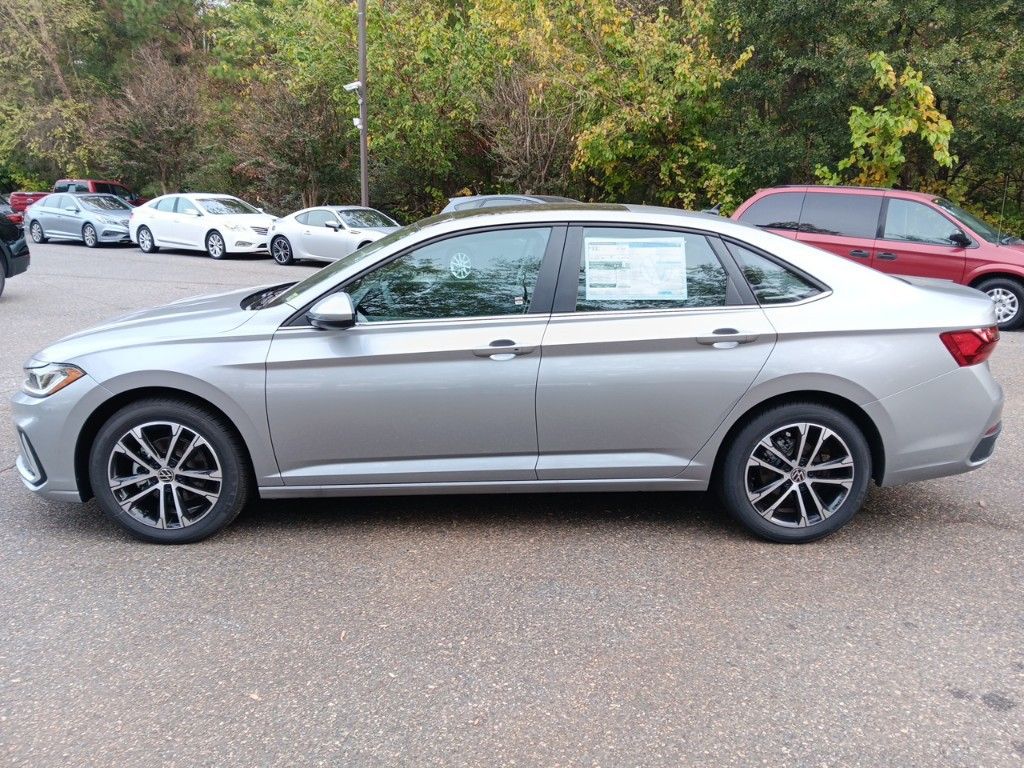 2025 Volkswagen Jetta 1.5T SE 2