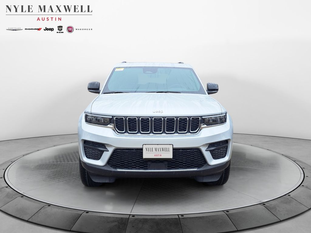 New Car 2025 Jeep Grand Cherokee  Laredo For Sale Under $35,000 In Austin, Texas