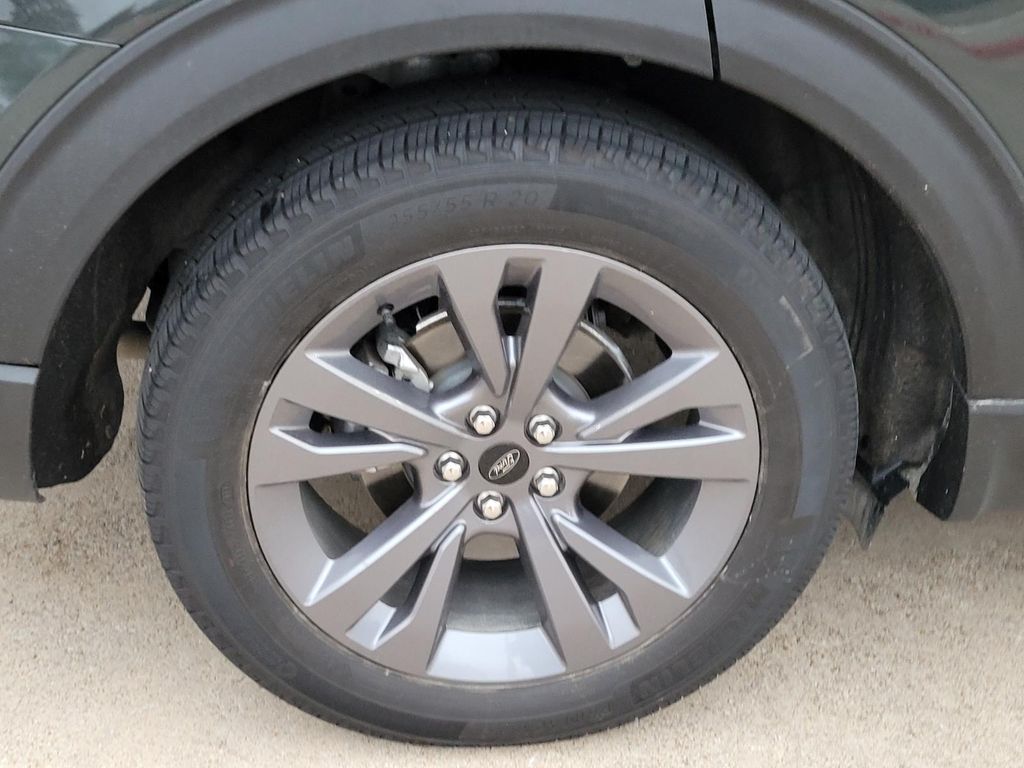 used 2024 Ford Explorer car, priced at $28,000